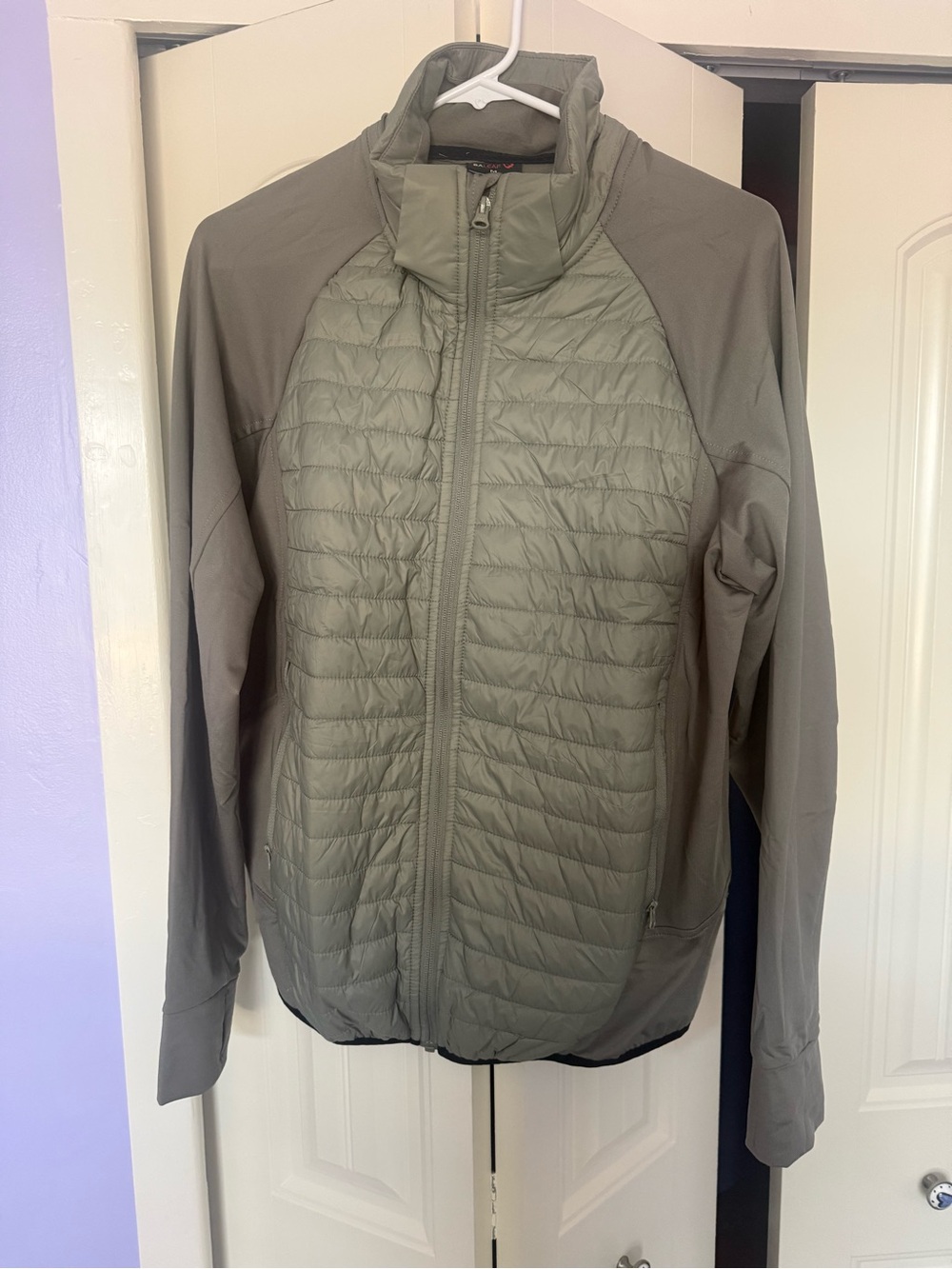 Baleaf New (without tags) Quilted Runners Puffer Jacket in Light Gray
